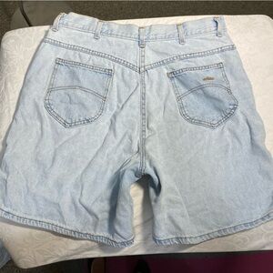 Vintage CHIC Made in USA High Rise Jean Shorts Denim Jorts Light Wash 32 Waist